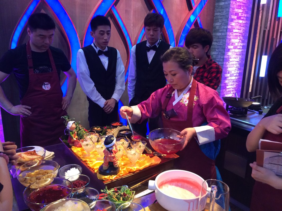 李淑女士参加凤凰网美食节目